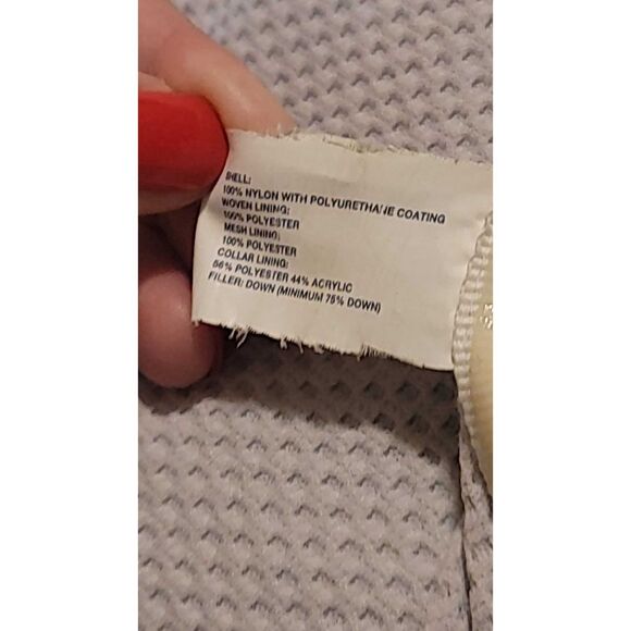 Unique style find, Gap Men's Puffer Coat with removable hood, Size Medium. - Picture 2 of 6